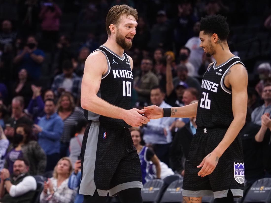 NBA Roundup: Domantas Sabonis Carries Kings to Victory in Debut