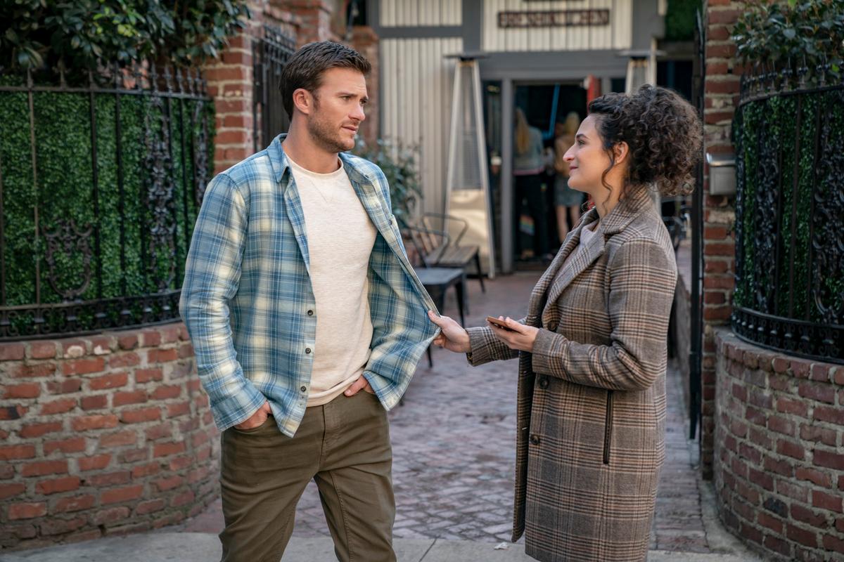 Noah (Scott Eastwood) and Emma (Jenny Slate) are an unhappy couple breaking up, in "I Want You Back." (Jessica Miglio/Amazon Content/Services LLC)