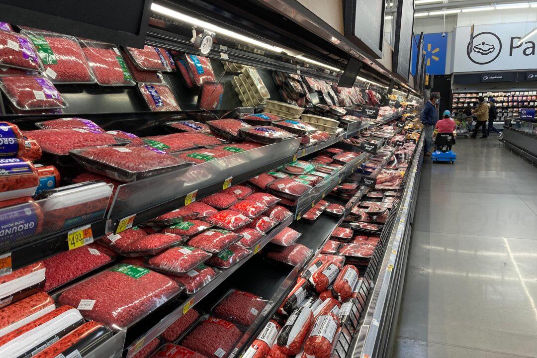 Walmart to Drop Ground Beef Prices by Nearly 15 Percent for US 250th Anniversary, Trump Says