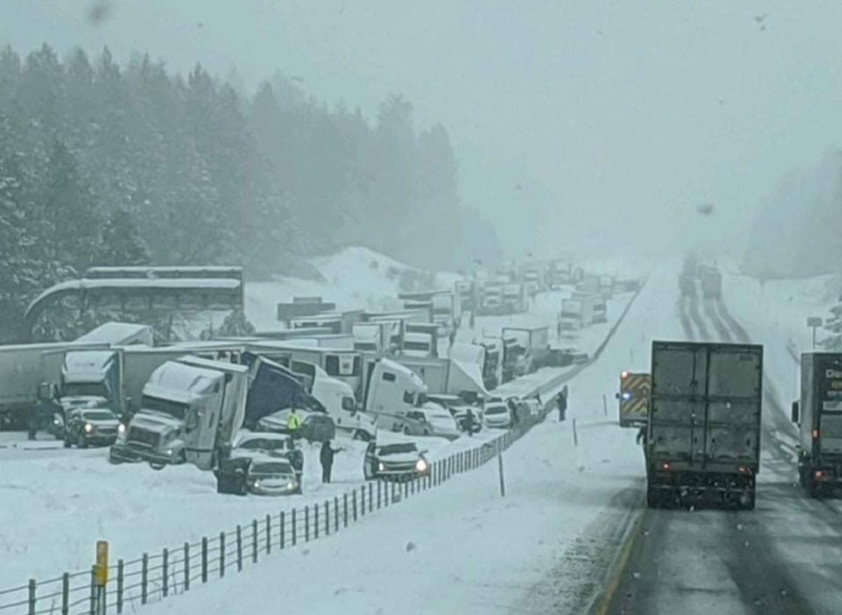 Massive Pile-Up Strands Drivers on Oregon’s I-84