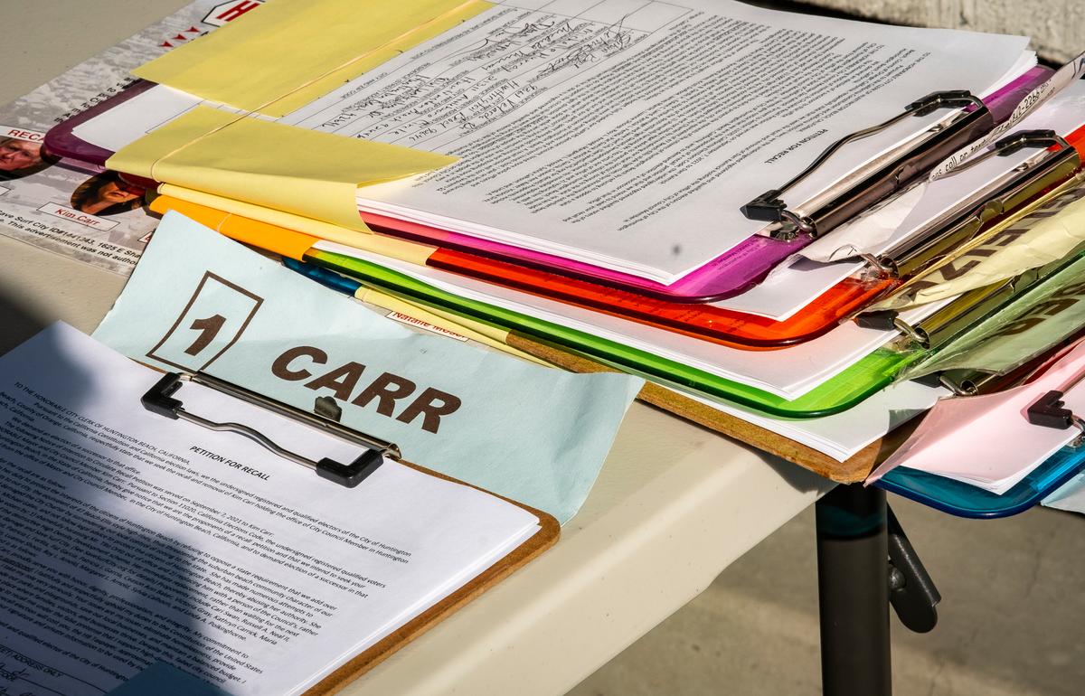 Huntington Beach Recall Organizers Turn in Signatures for 3 Councilors