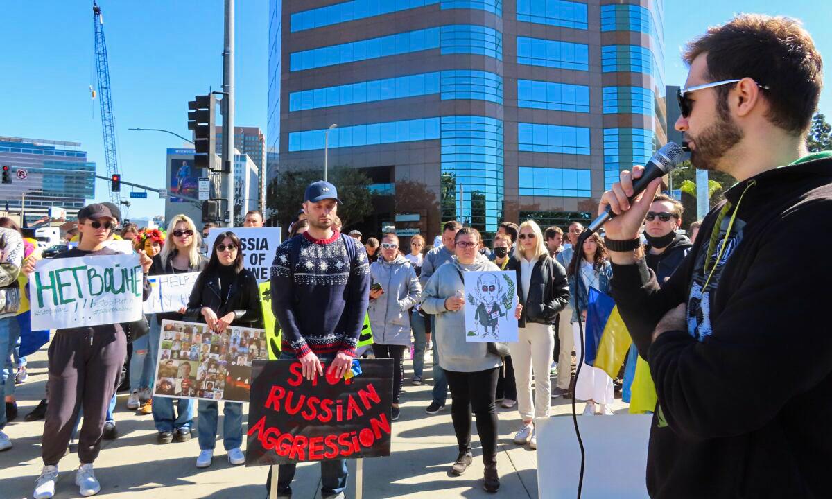 Hundreds Gather in Westwood in Support of Ukraine, Condemn Russian Invasion