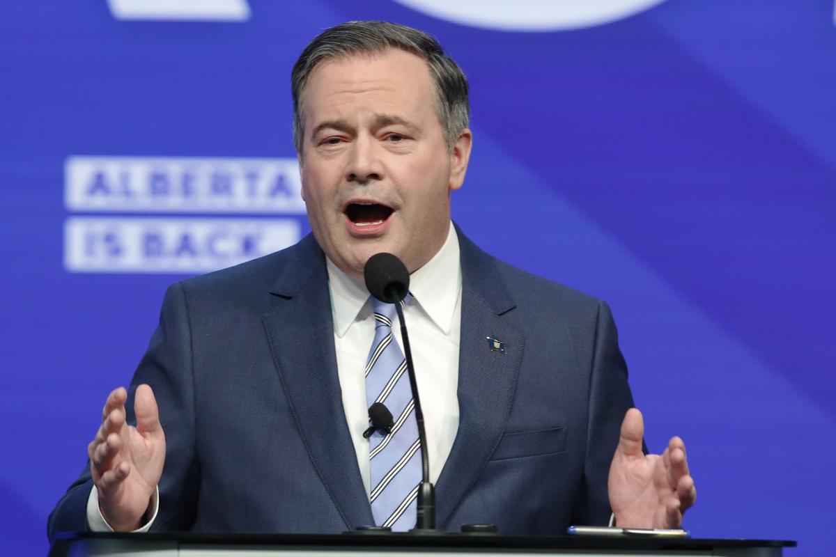 Alberta to Ban Municipalities From Imposing Their Own COVID-19 Restrictions