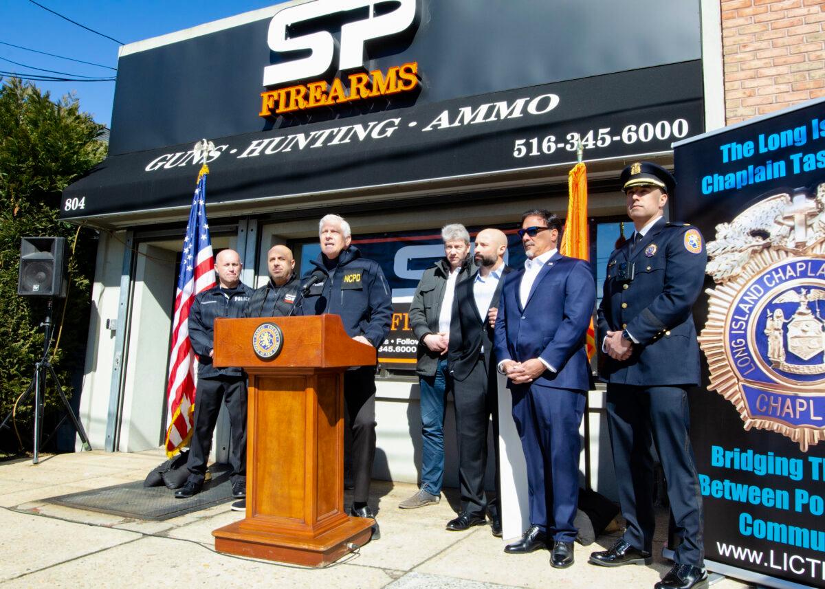 Nassau County Executive Blakeman Organizing Guns to Send to Ukraine