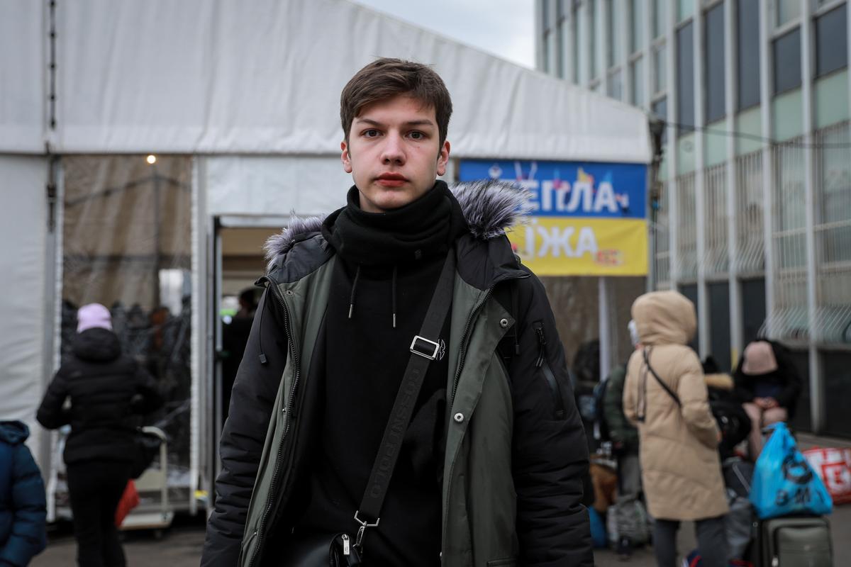 Warmth Amid Anguish as Volunteers Meet Ukrainian Refugees in Warsaw