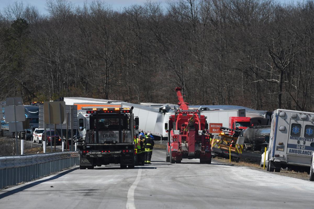 Police: 6 Killed in Pennsylvania Pileup of 80 Vehicles