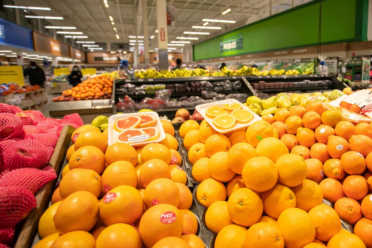 ‘Shelflation’: Canadians Dumped Over $500 Million Worth of Food in Past Six Months Due to Decreased Shelf Life