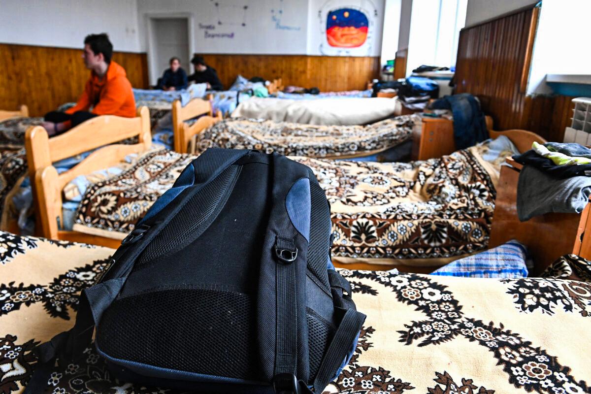 Chinese Student in Kyiv Says Embassy’s Evacuation Efforts Made Her See Through Regime’s Propaganda