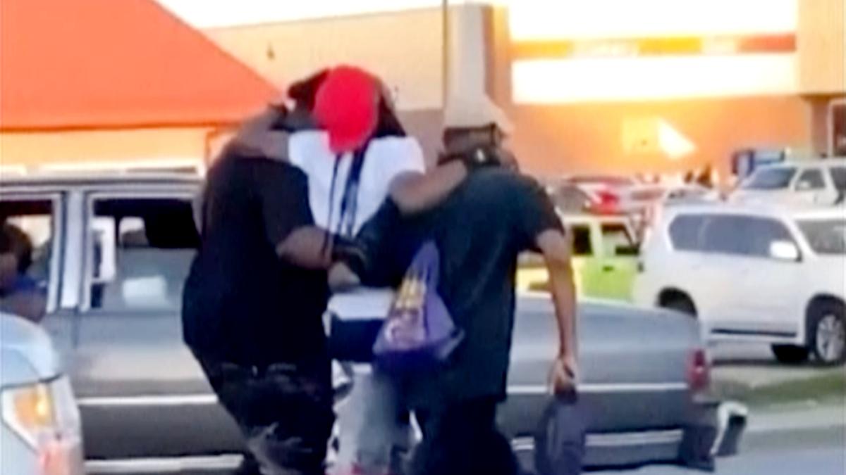 At least 1 Dead, 24 Injured in Shooting Outside Car Show in Arkansas: Police