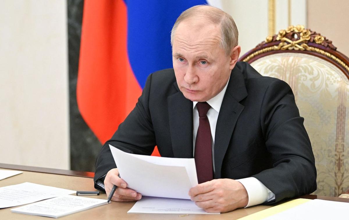 Russia and Iran Collaborate on SWIFT Alternative