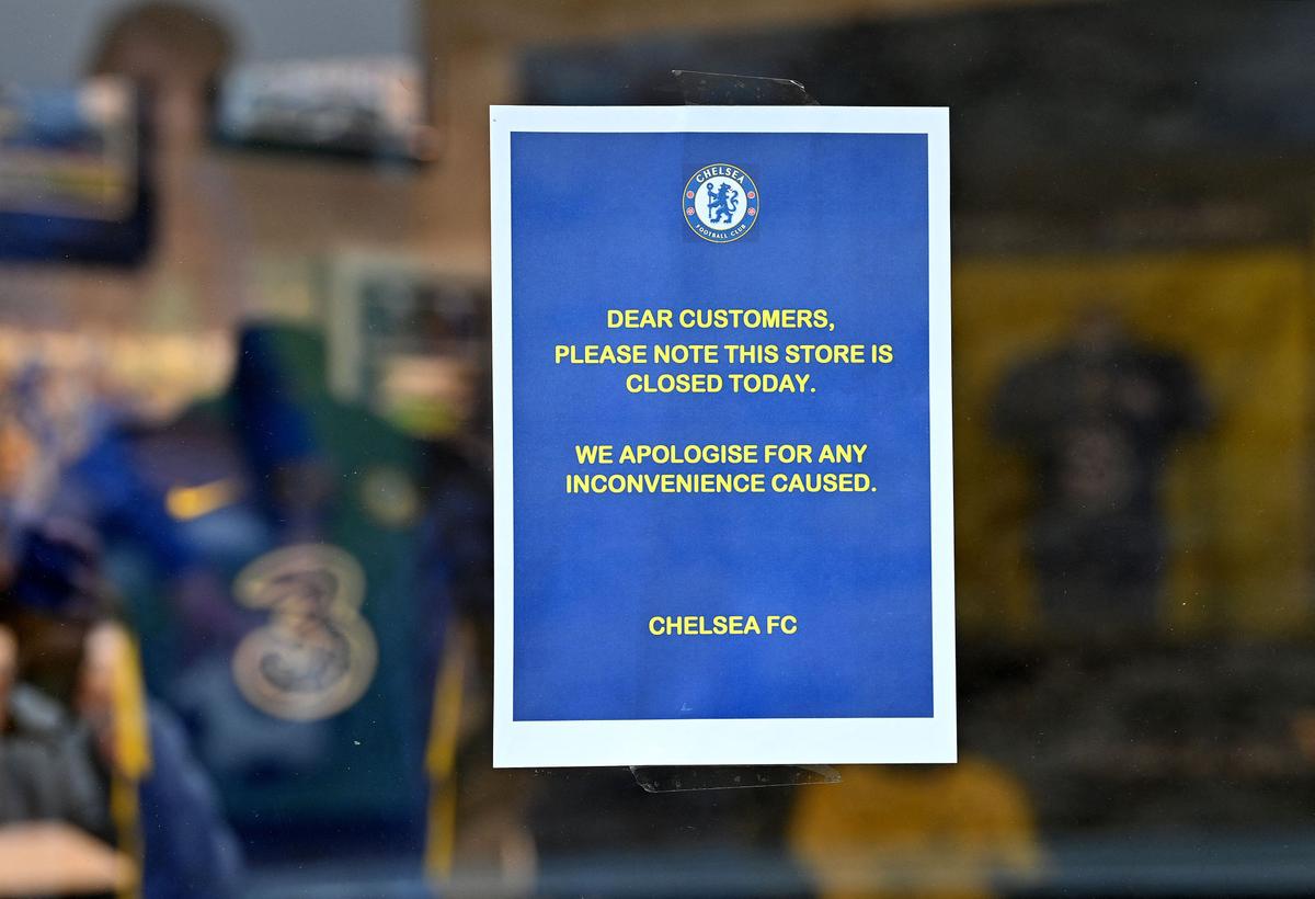 UK Permits Some Ticket Sales for Chelsea Fans, Abramovich Moves Two Super-Yachts to Turkey