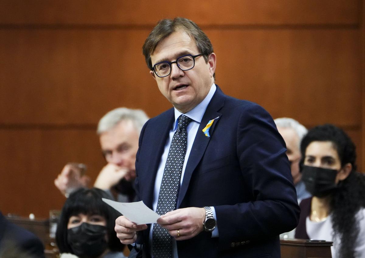 Canada to Hike Oil, Gas Output 300,000 Barrels a Day to Help Displace Russian Fuel