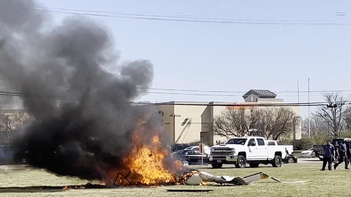 Police: 2 Killed in Fiery Helicopter Crash Near Dallas