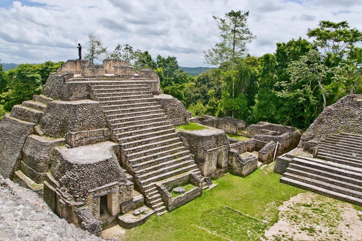 A Taste of Mayan Culture in Belize: Old Ruins and Ancient Cooking