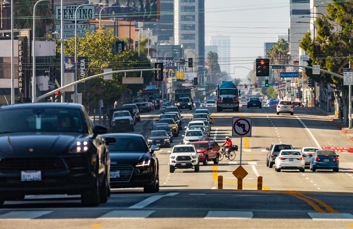 California Moves to Phase Out Gas-Powered Vehicle Sales by 2035