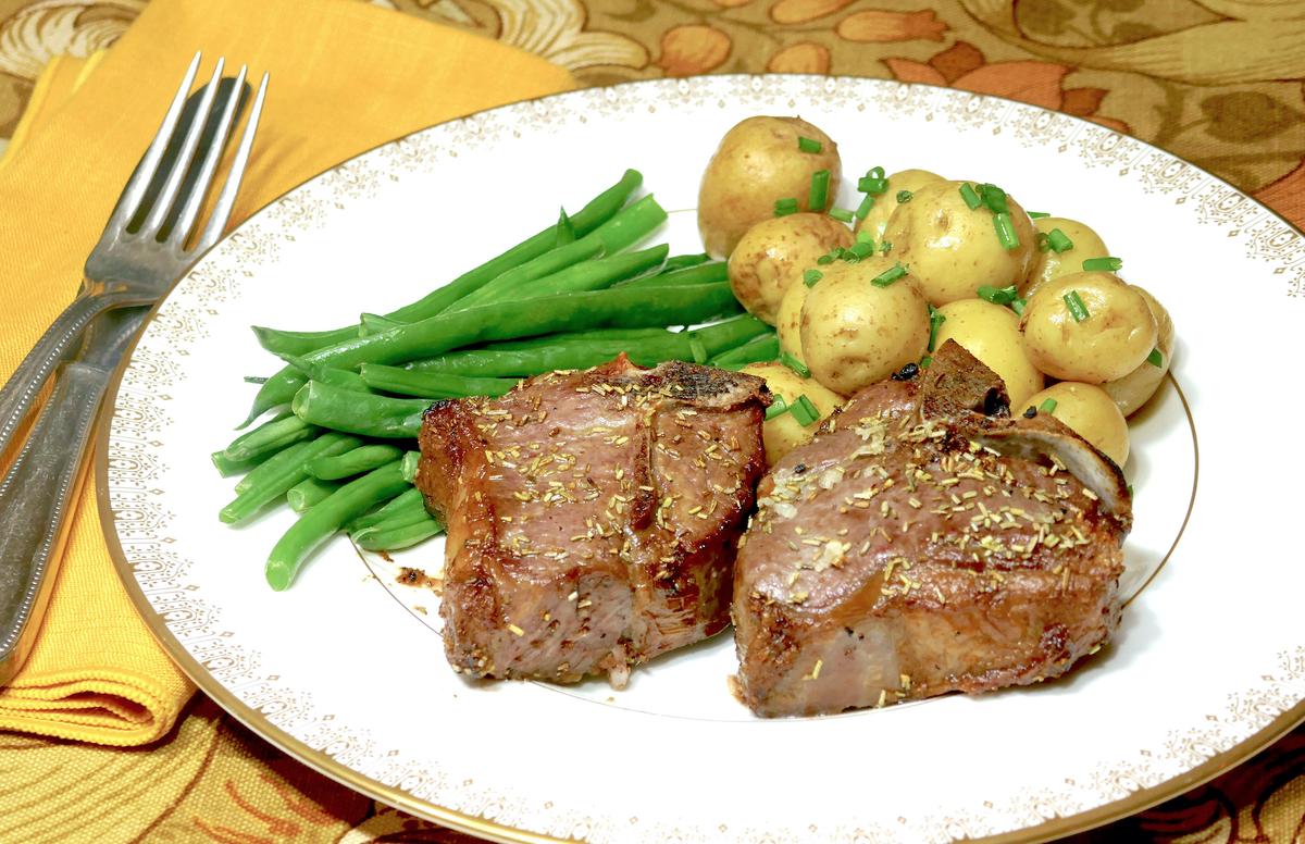 Quick Fix: Rosemary, Garlic Make Lamb Chops Dish Perfect for Holiday Weekend (Or Anytime)