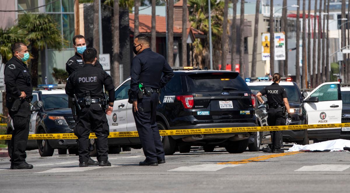 LAPD Warns Residents About Epidemic of ‘Violent Street Robberies’