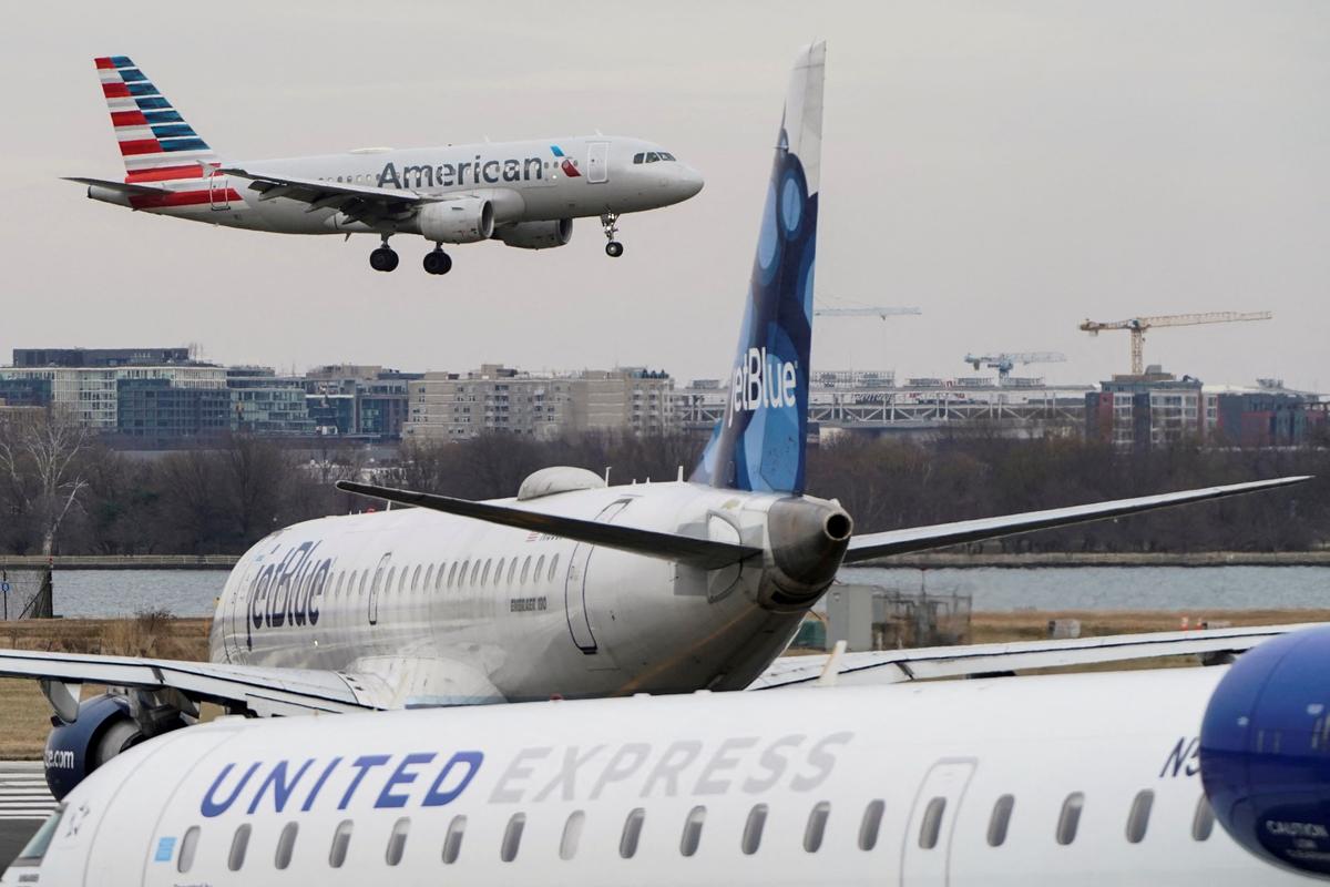 US Airline Demand, Costs Soaring as Earnings Kick Off
