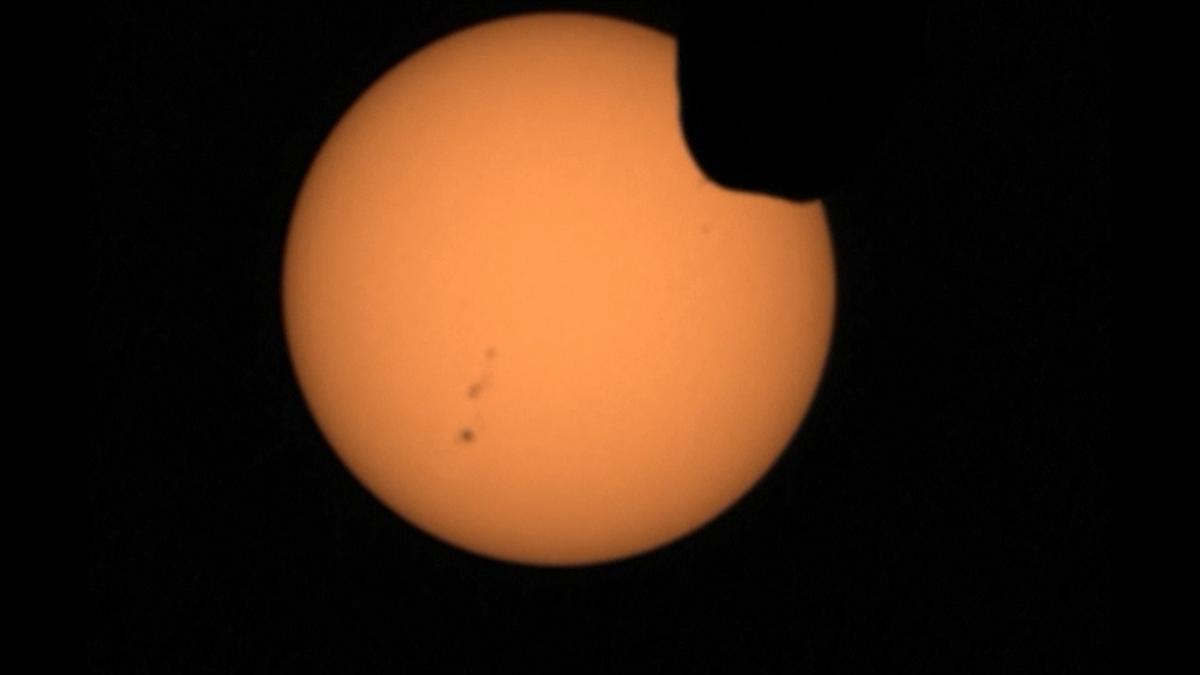 Mars Rover Captures Mars Moon Eclipsing Sun