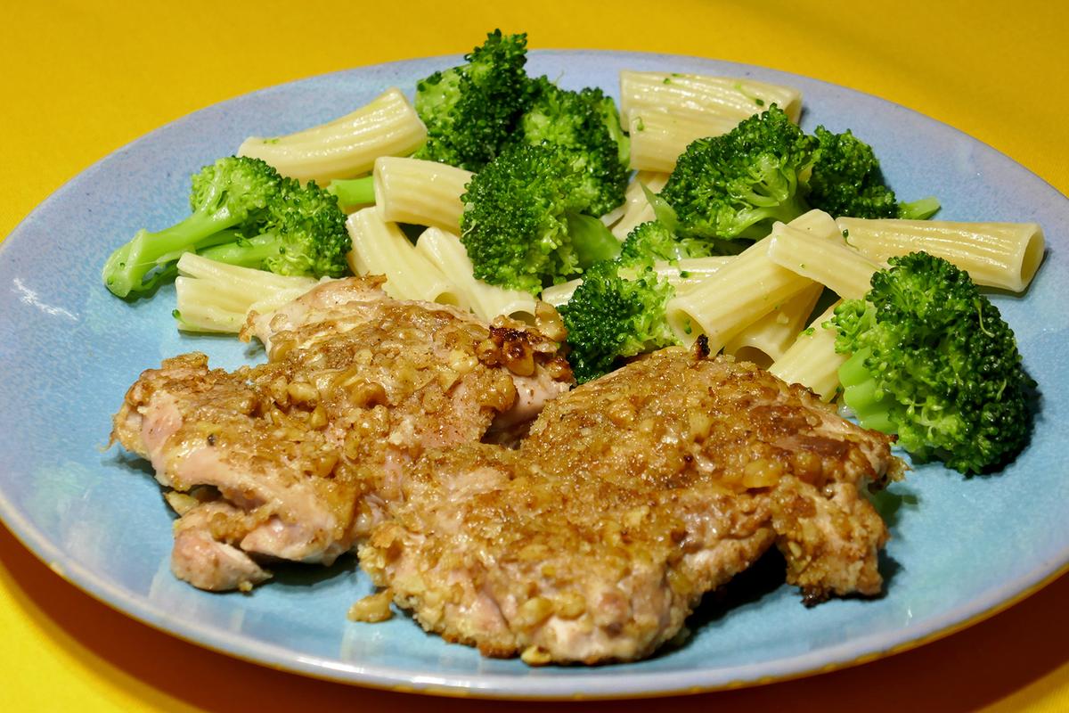 Walnut Crust Adds Flavorful Crunch to Chicken Dish
