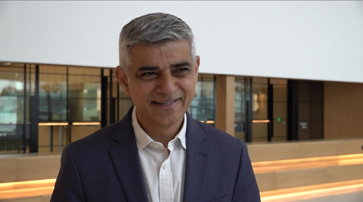 Mayor Khan Plans to Expand London’s Ultra Low Emission Zone