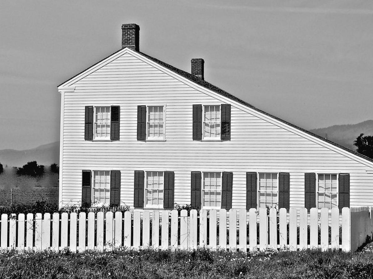 Housing Beat: 30-year Mortgage at 13-year High; Major Lenders in LinkedIn Spat