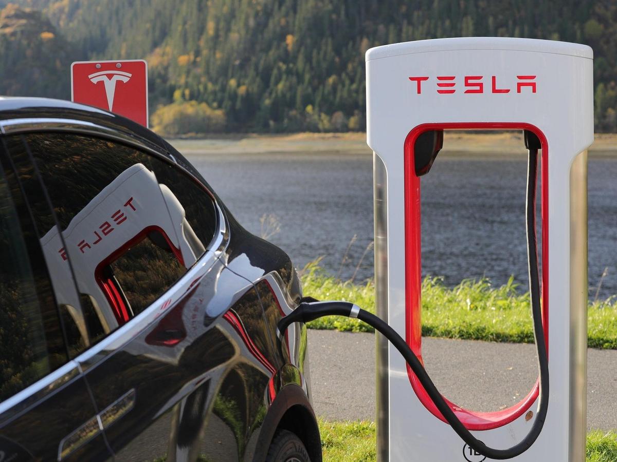 Here’s Why Tesla Could Make a Big Move After Fed Decision