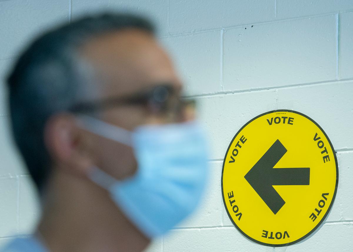 Mask Mandate Lifted for Public Servants, Workplaces to Return to Full Capacity: Health Canada