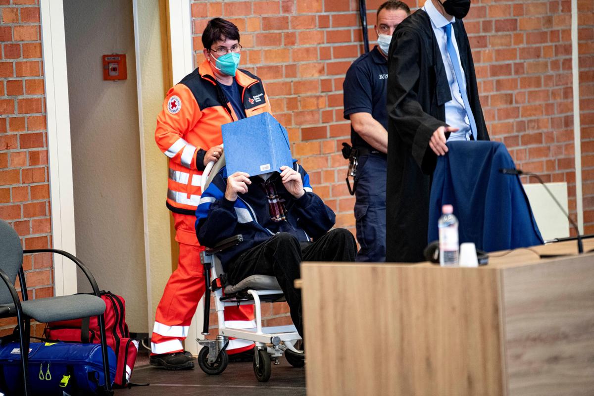 German Prosecutors Seek 5 Years for Alleged Ex-Nazi Guard