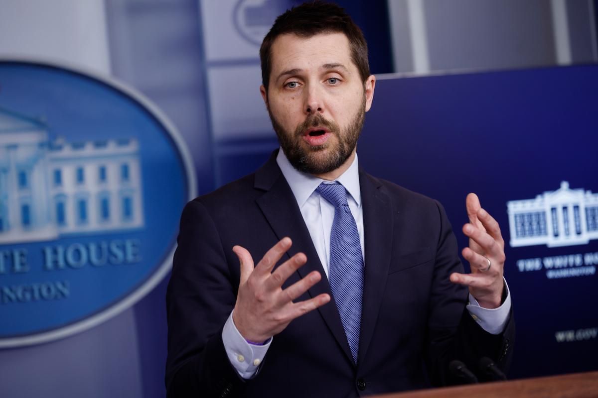 White House Economic Adviser Plays Down Recession, Says Economy in ‘Period of Transition’