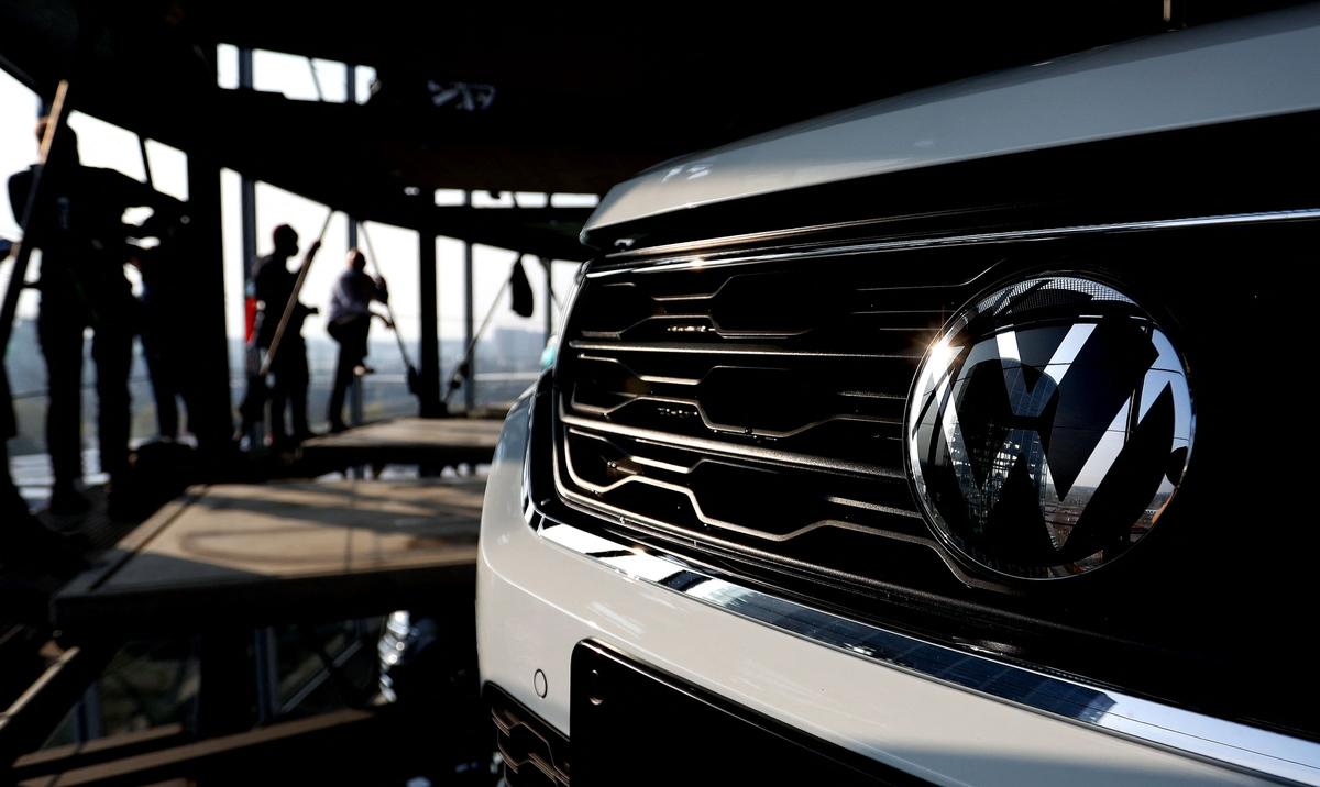 Lawsuit Accuses 3 Automakers and Parts Maker in Air Bag Case