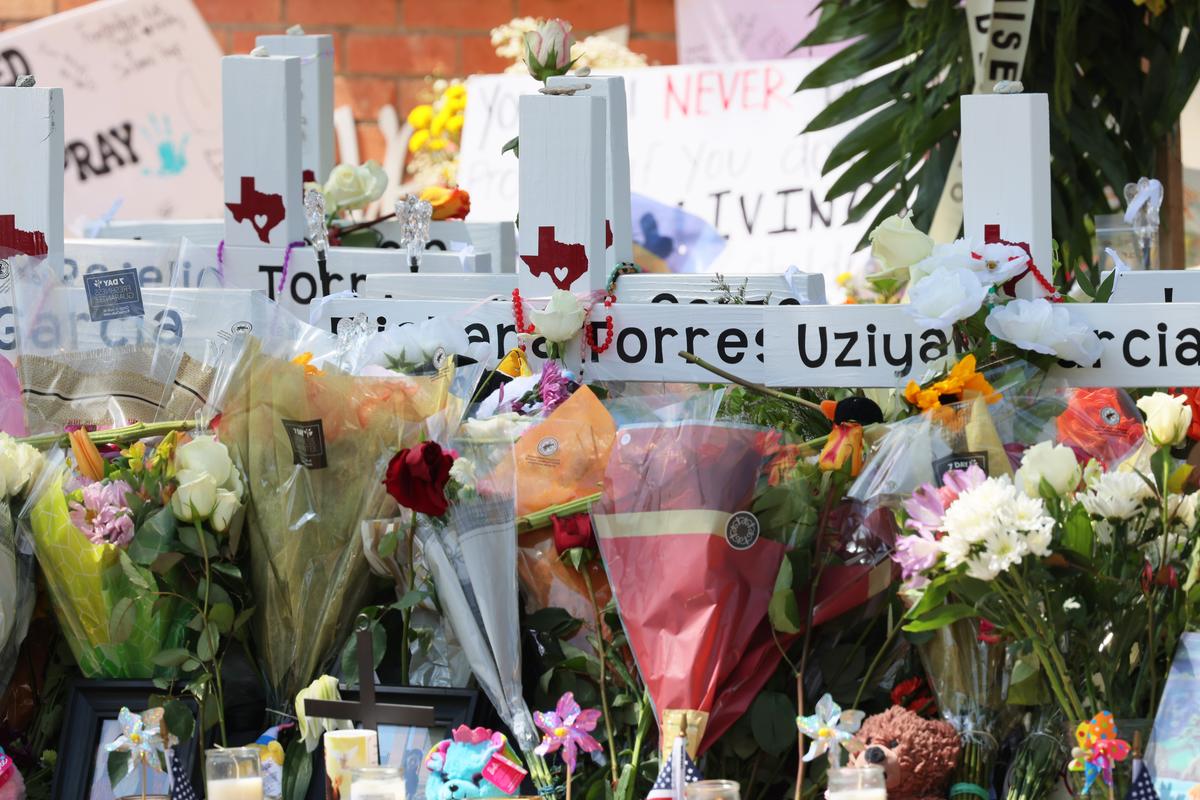 Official: Girl Told 911 ‘Send the Police Now’ as Police Waited