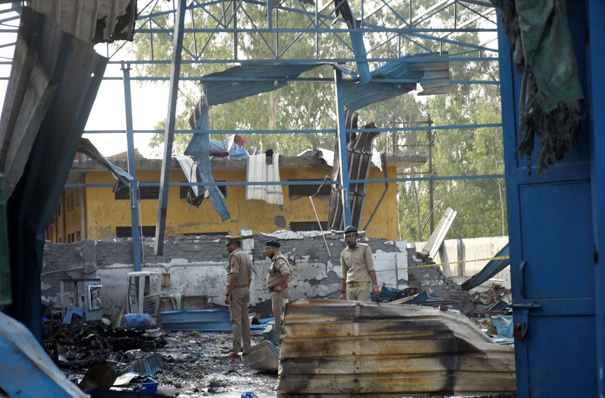 8 Killed, 15 Injured in Factory Fire in Northern India