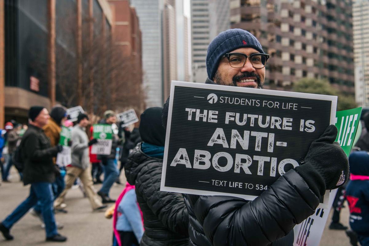 Colorado Bishops Call for Pro-Abortion Officials Not to Receive Communion