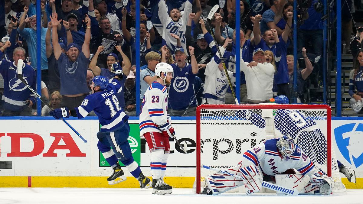 Palat Scores Late, Lightning Beat Rangers 3–2 in Game 3