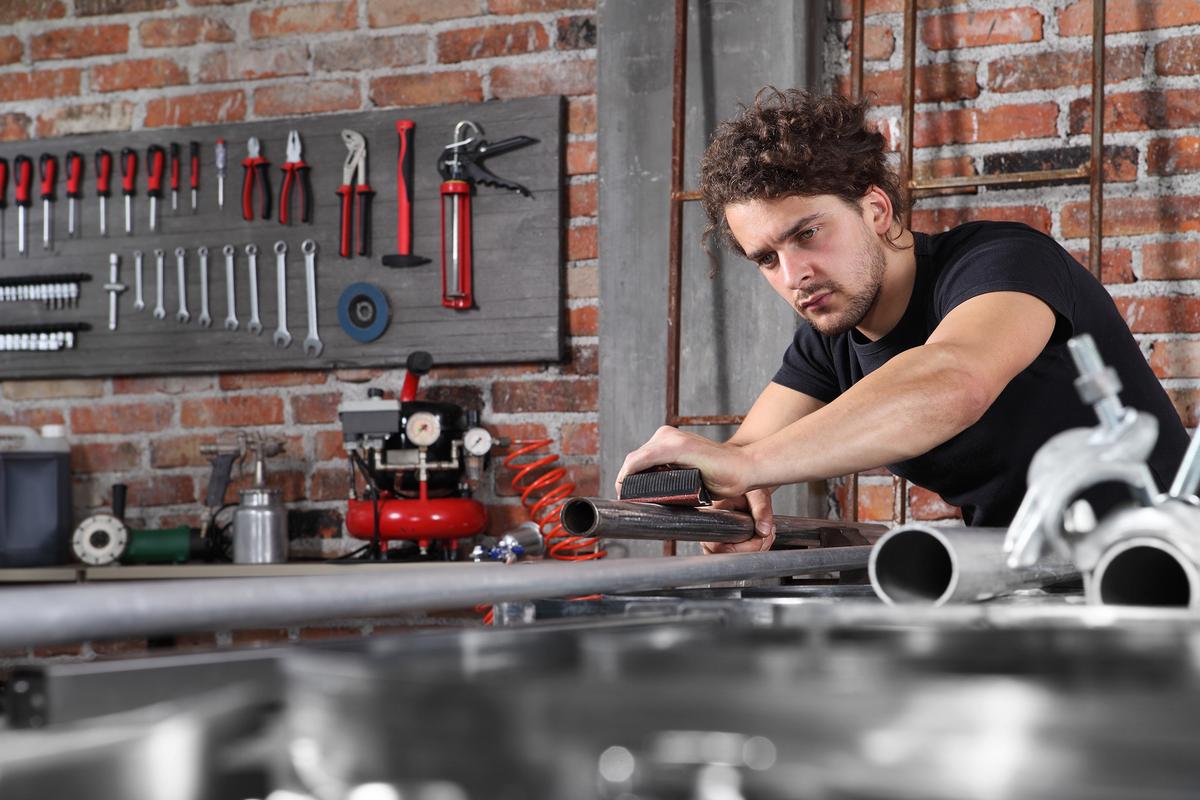 What Should I Ask Pros Before Booking Garage Renos?