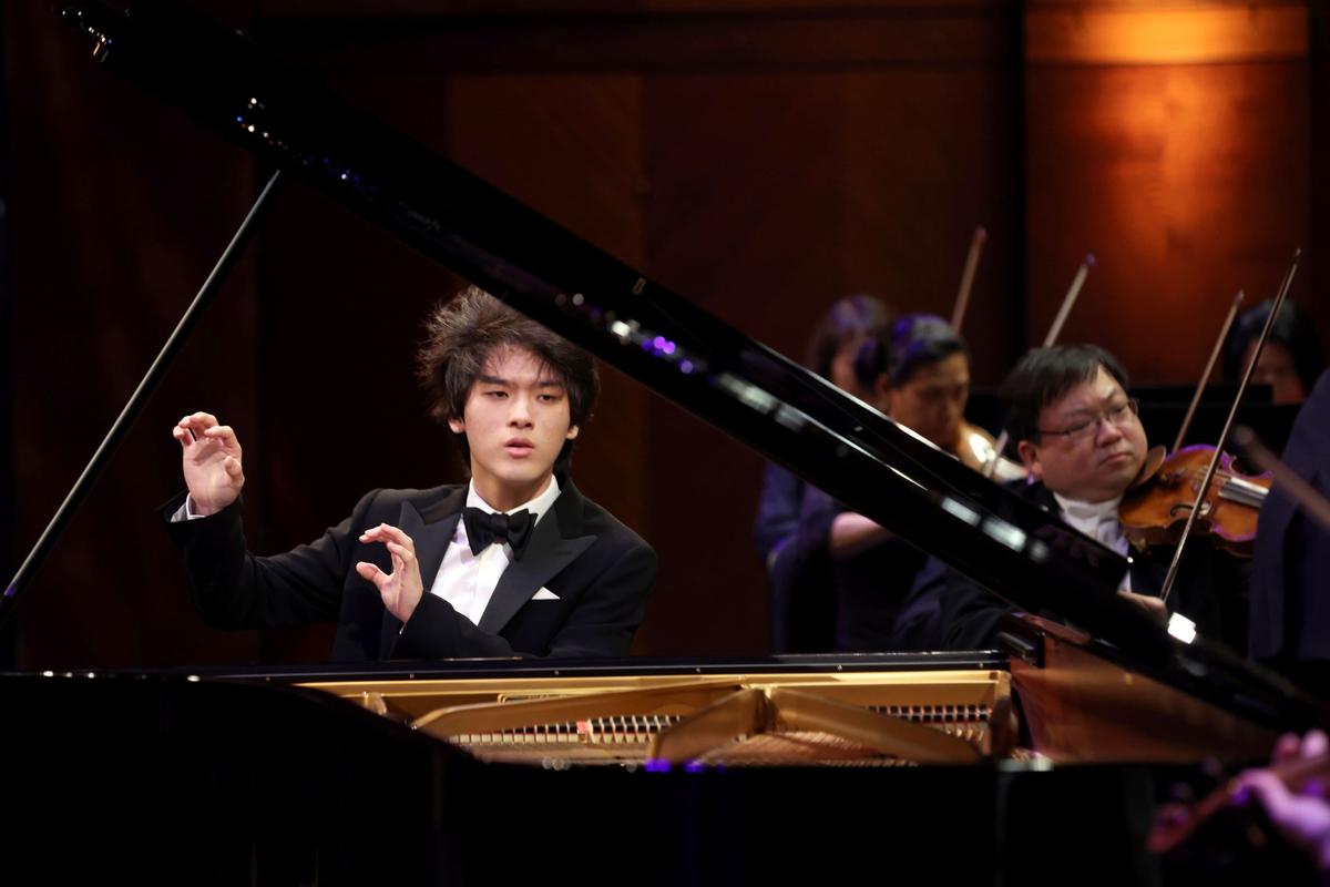 Pianist, 18, From South Korea Wins Van Cliburn Competition