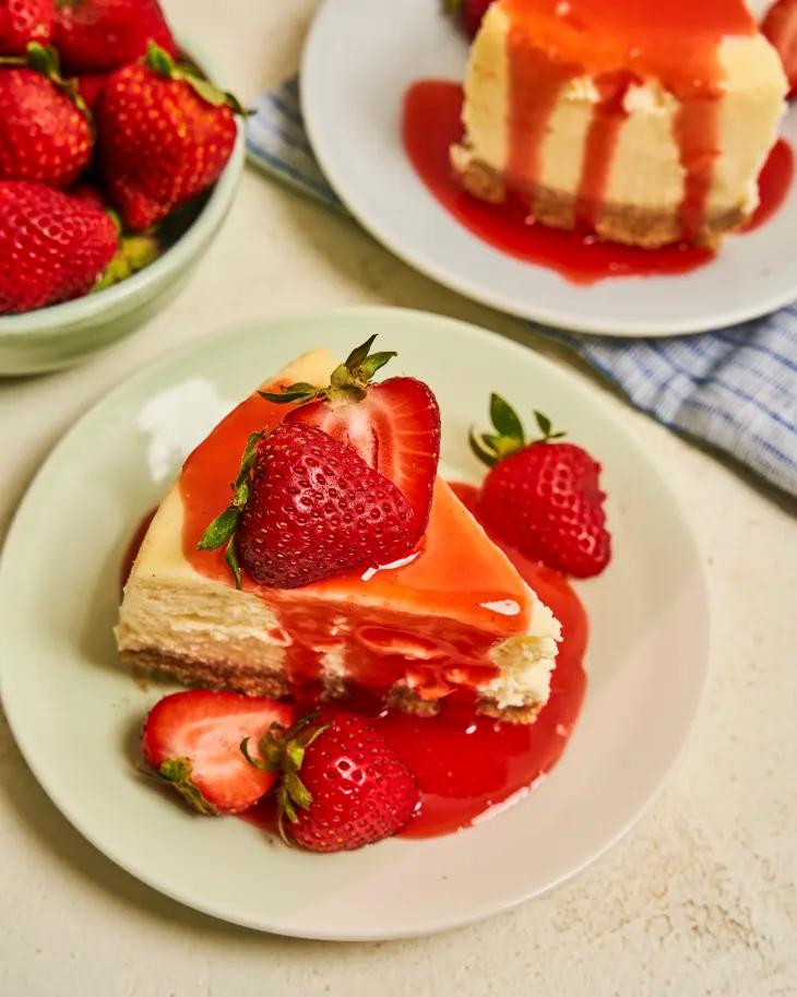 5-ingredient Strawberry Glaze Is a Taste of Summer Sweetness