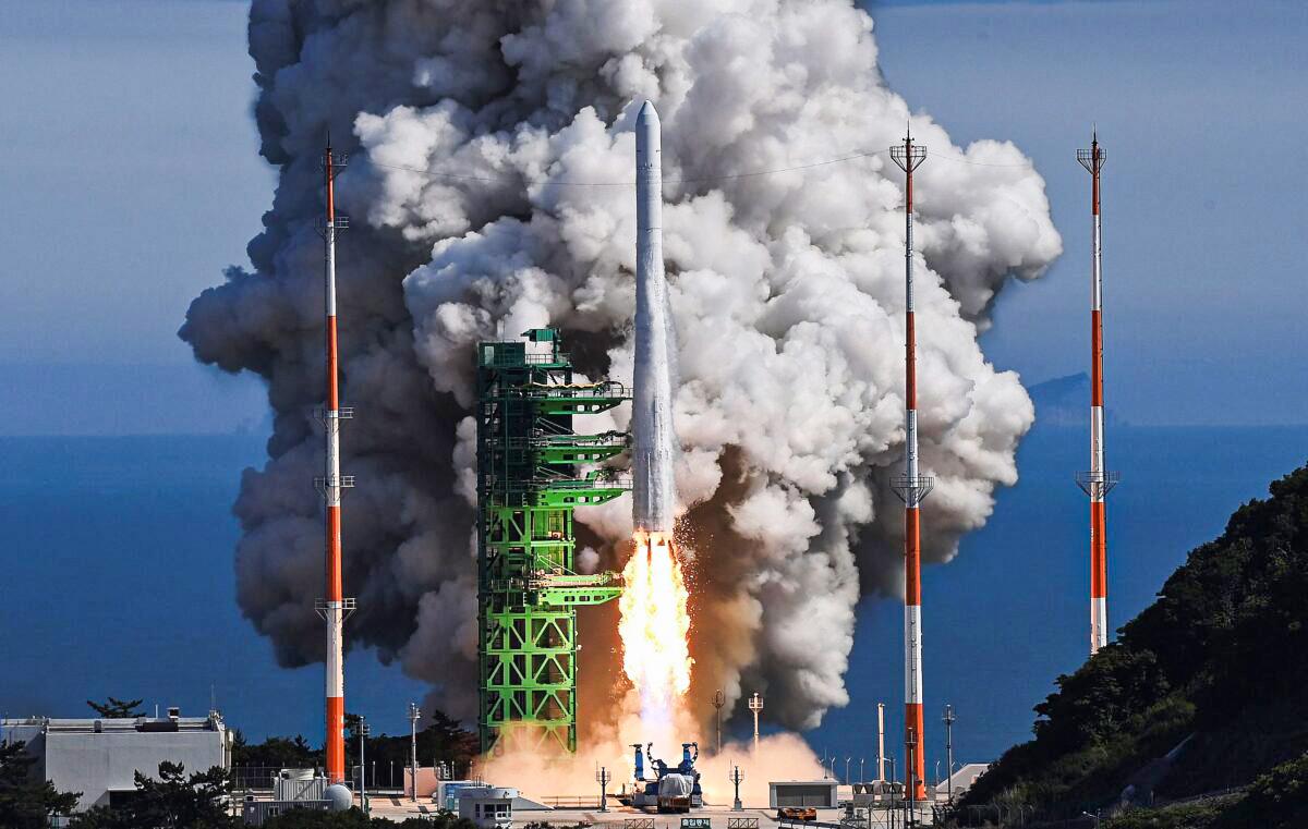 South Korea’s Successful Rocket Launch Boosts Companies’ Aerospace Ambitions