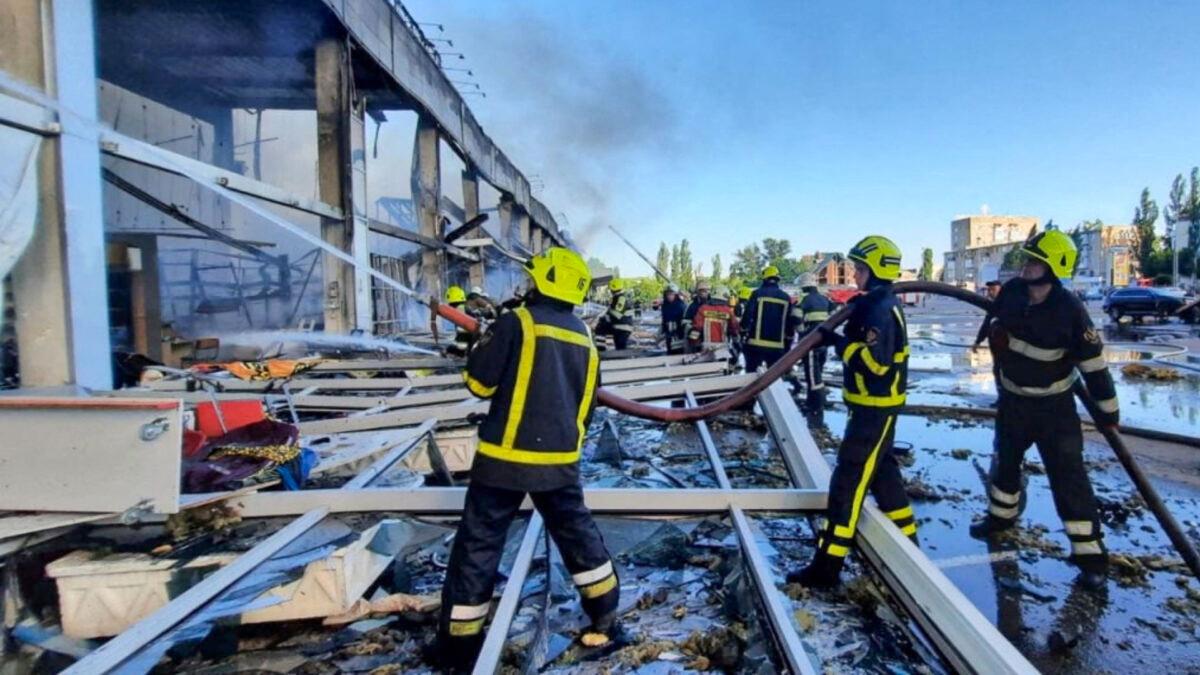 At Least 13 Killed in Russian Missile Strike on Shopping Mall, Ukraine Says