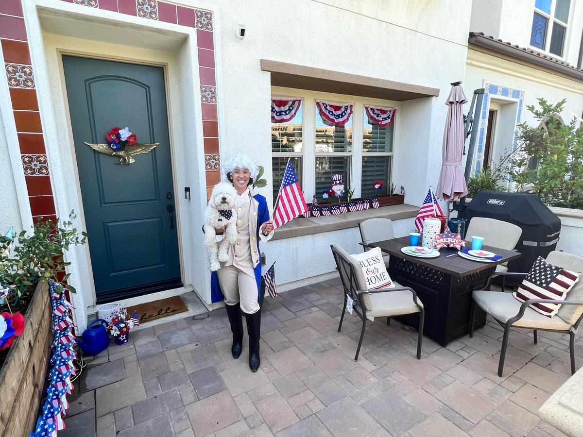Brea Crowns Winners of Patriotic Home Decoration Contest