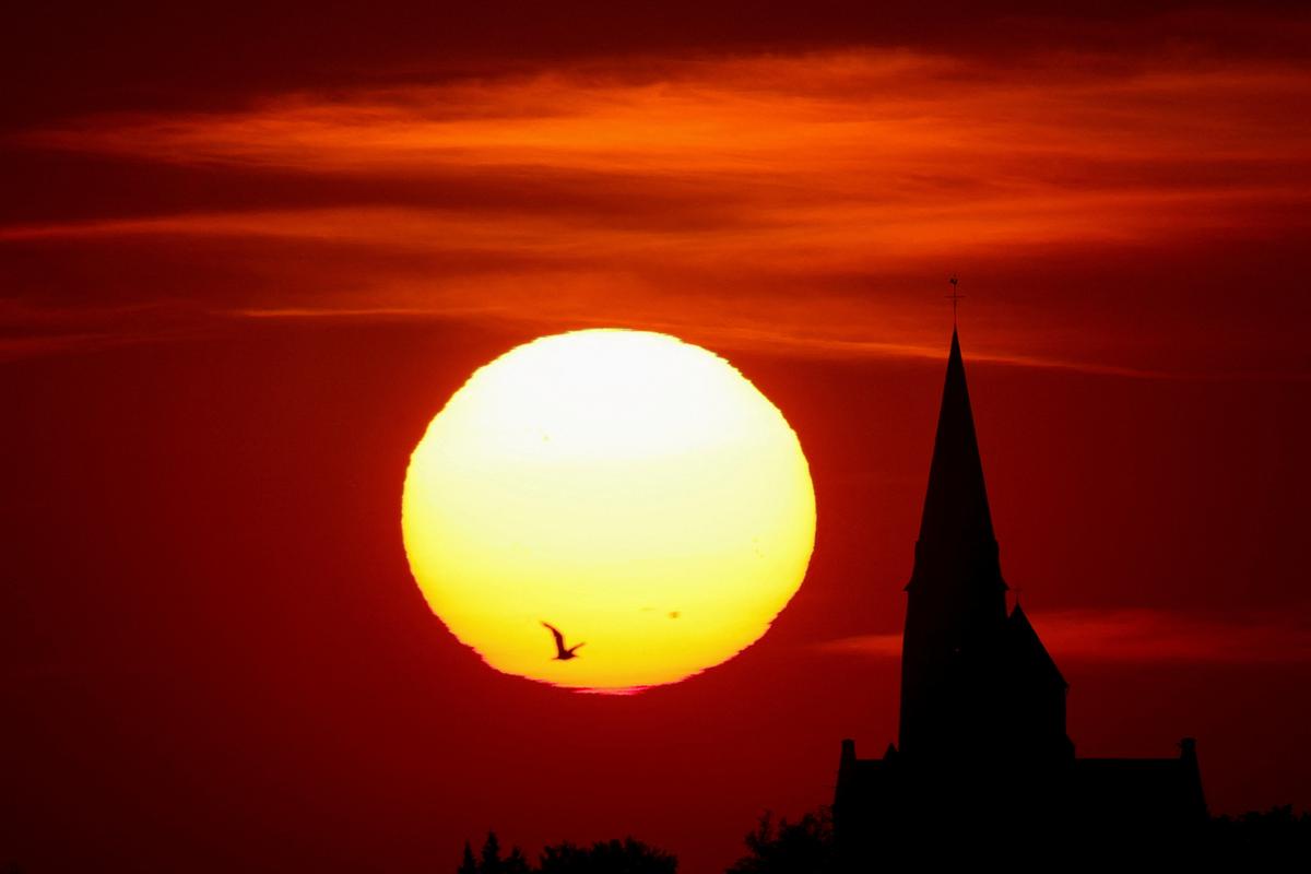 Heat Wave Scorches Europe; Health Warnings Issued