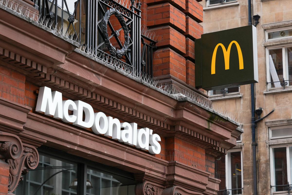 McDonald’s Raises UK Cheeseburger Price for First Time in 14 Years