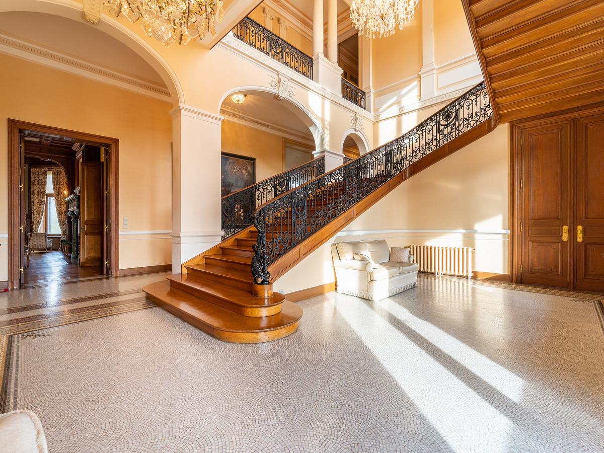 For the Inner Count or Countess—Castle of Ostemerée