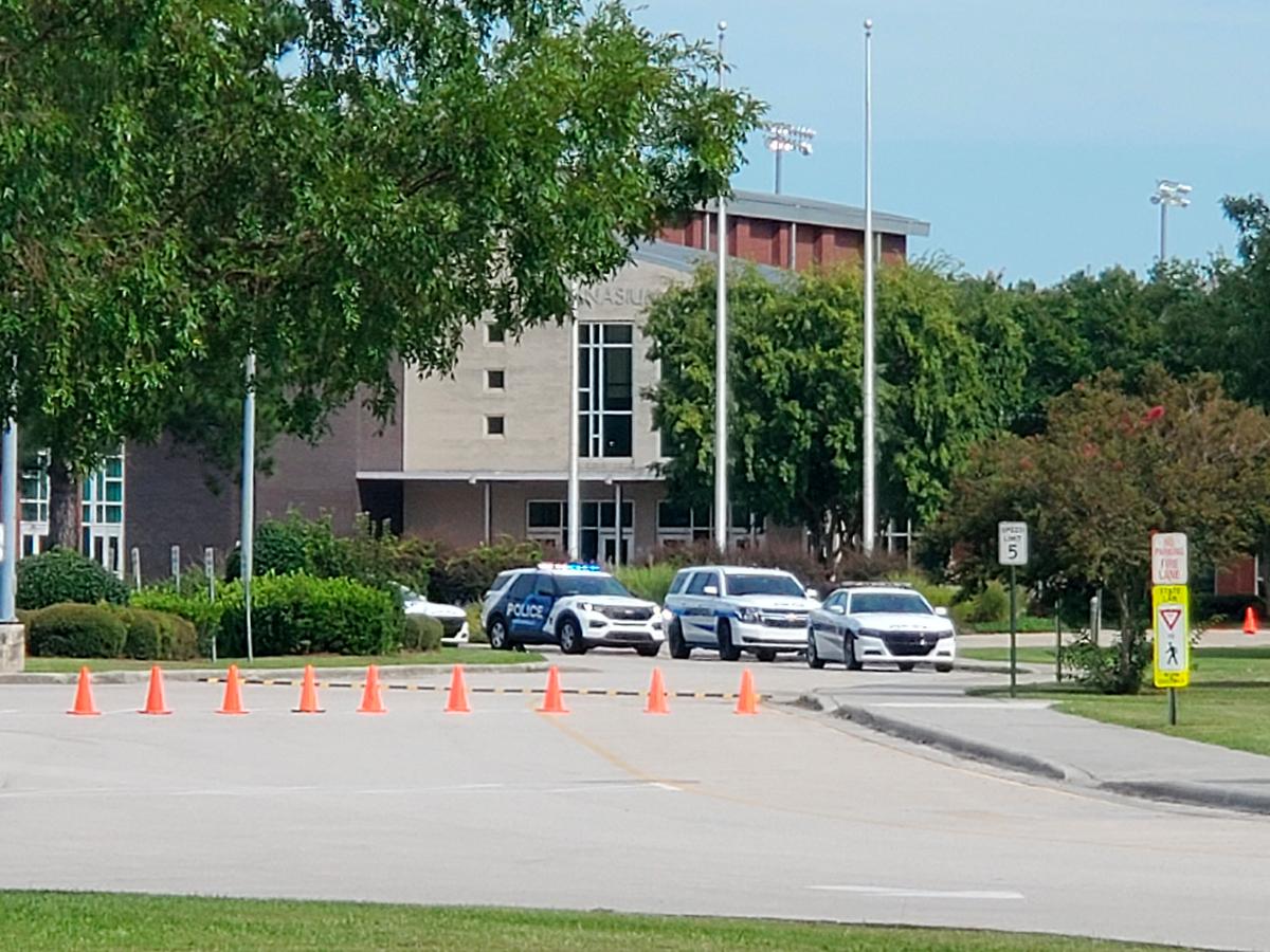 Police: 1 Killed, 2 Hurt in Apparent Stabbing at High School