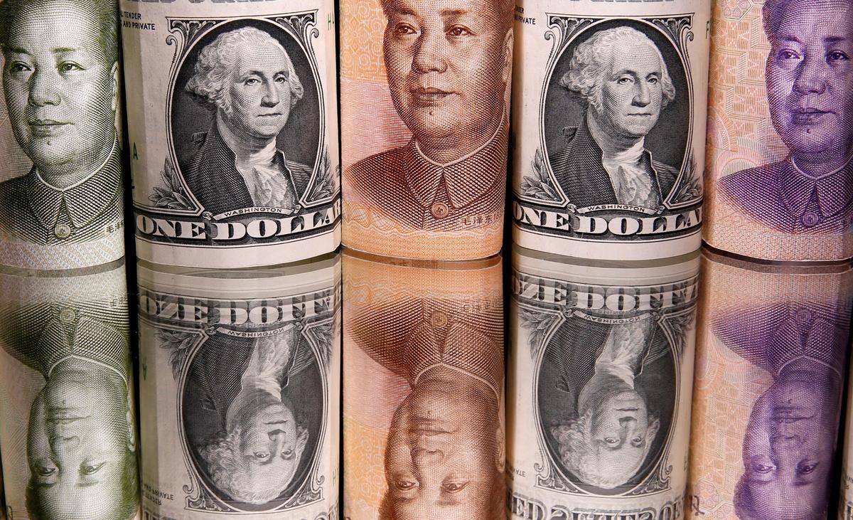Dollar Heads for Another Strong Week, Yuan Weakens Past Key Level