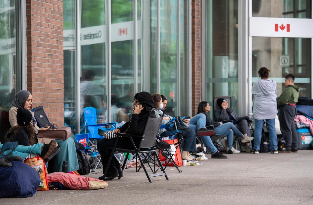 Canada’s Passport Office Took Over 2 Years to Restore In-Person Staffing to Pre-Pandemic Levels: Federal Records