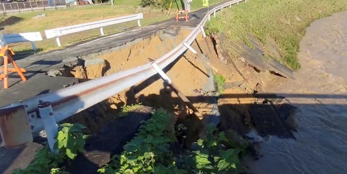 Typhoon Lashes Central Japan, Killing 2