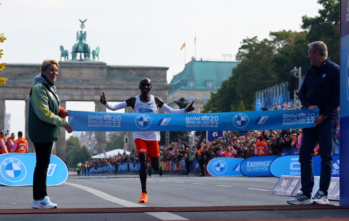 Kenya’s Kipchoge Shatters Marathon World Record in Berlin