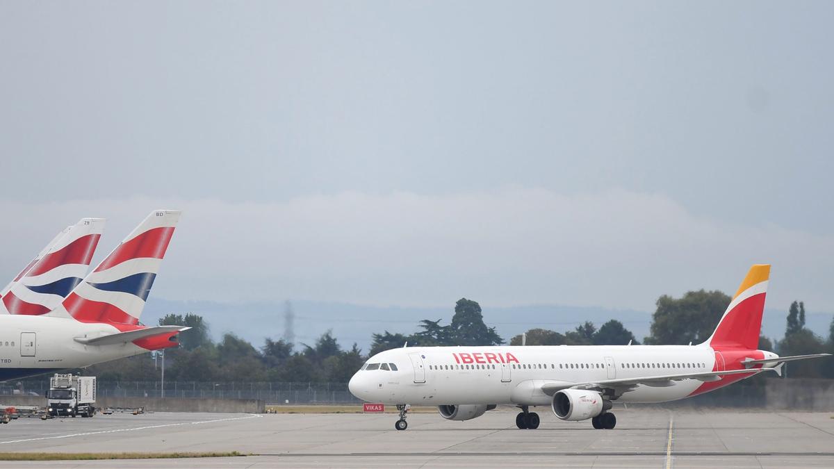 2 Commercial Planes Collide at London’s Largest Airport Just Before Take-Off